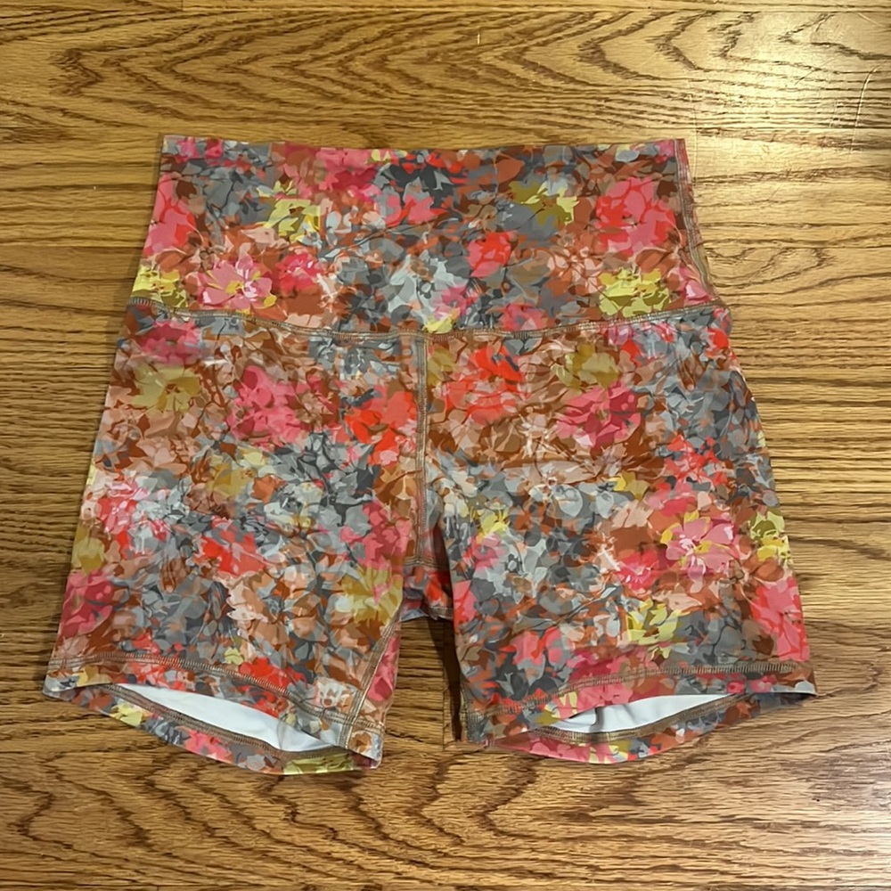 Lululemon Align High Rise 6” Short Inflorescence Multi - Picture 6 of 7